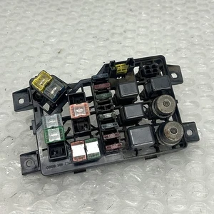 Engine Bay Fuse Box for Mitsubishi PAJERO SHOGUN V41W MK2 2.4 - Picture 1 of 7