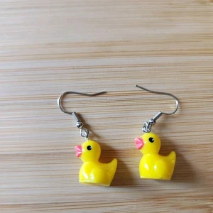 Kleine gelbe Enten Ohrringe Ohrstecker süße Enten - Bild 1 von 4