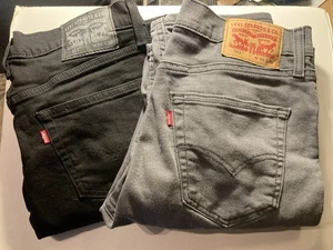 2 Paar Levi’s 511 Jeans - schwarz & dunkelgrau, Gr. 34 x 32. Sehr guter Zustand - Bild 1 von 1