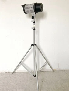 Elinchrom Studio-Equipment Blitzkopf, Reflektor, Softbox und Stativ - Bild 1 von 12