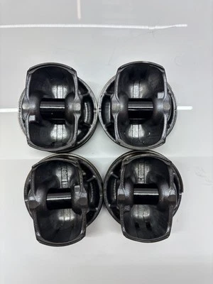4x Pistones para Volvo V40 2.0 T2 B4204T38 32213694 para 2016 122 HP Foto 1 de 2