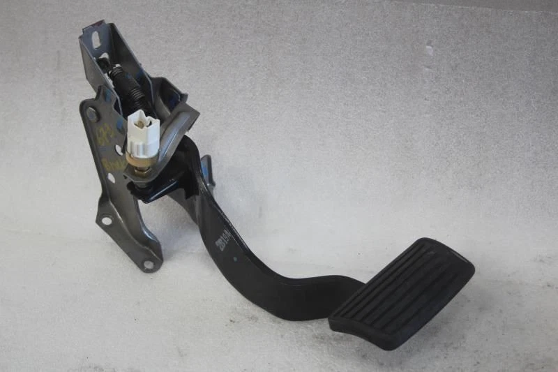 Pedal de freno ACURA TL 1999 2000 2001 2002 2003 Foto 1 de 4