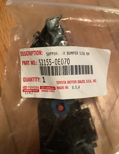 2014-2019 Toyota Highlander Support, Rear Bumper Side RH 52155-0E070 Genuine - Picture 1 of 5