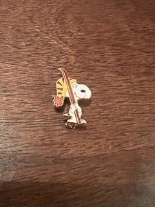 Vintage Aviva Peanuts Snoopy Ski Travel Lapel Pin 1" - Picture 1 of 2