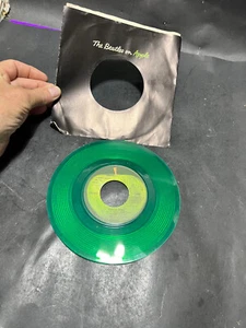 John Lennon 7" Green Vinyl  Happy Xmas Yoko Ono 1971 Apple 45 RPM w/sleeve - Bild 1 von 11