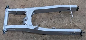 SUZUKI KATANA GSX600F REAR SUSPENSION SWING ARM SWINGARM OEM 1996-2006 - Picture 1 of 10