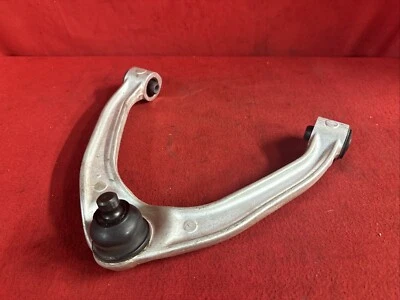 08-13 Infiniti G37 lado del conductor izquierdo delantero conjunto brazo de control superior despegue Foto 1 de 4