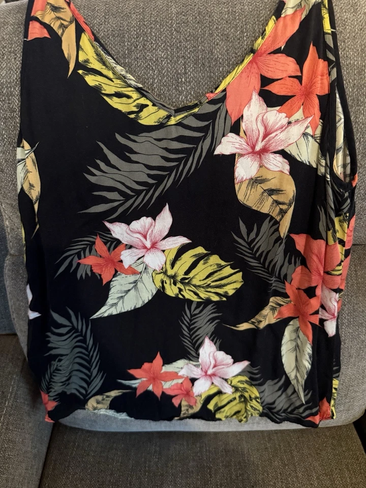 Camiseta sin mangas Tribal Jeans pequeña estampado de selva tropical cuello en V Foto 1 de 3