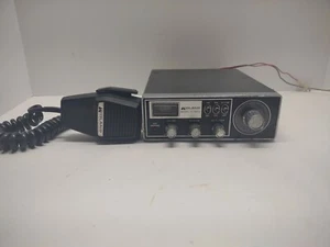 Radio CB móvil de 23 canales Midland 13-882C de colección con micrófono - Imagen 1 de 8