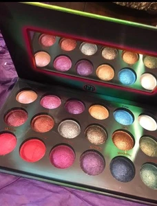 RARO! Paleta de sombras de ojos BH Cosmetics Aurora Lights 18 colores horneadas brillo 🌈 - Imagen 1 de 8
