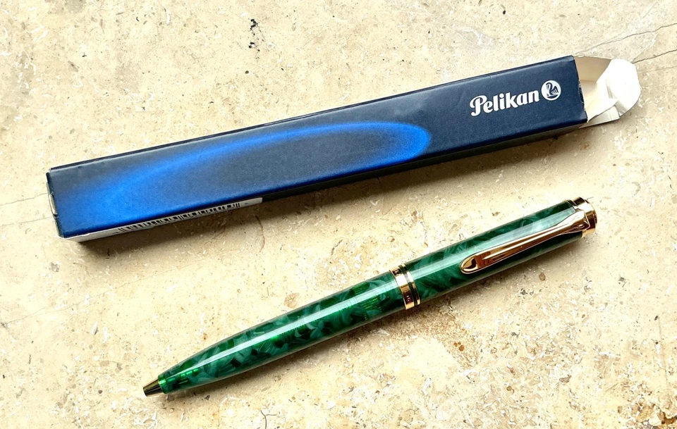 SHOPRETOURE! PELIKAN K600 Kugelschreiber, green o’ green, SPECIAL EDITION! - Bild 1 von 1