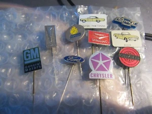 Diverse alte USA Anstecknadeln Chrysler GM Buick Ford Pontiac etc. - Bild 1 von 1