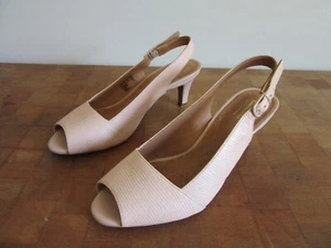 CLARKS Heavenly Leah Dusty Pink Kitten Heel Peep Toe 6 1/2 Slingback Heels - Picture 1 of 7