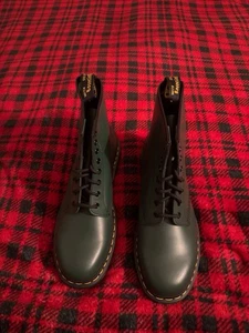 Dr. Martens Luftgepolstert 1460 8 Loch Herren Grün Leder Stiefeletten Größe 10 - Bild 1 von 2