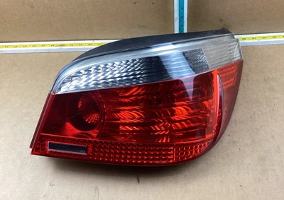 Conjunto de luz trasera derecha pasajero BMW 530xi E60 2004-2007 6923306 Foto 1 de 4
