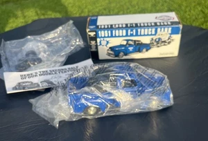 WIX FILTERS 1951 FORD F-1 PICK-UP TRUCK COIN BANK ERTL 1:25 BLUE - Picture 1 of 17