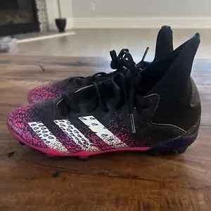 ADIDAS PREDATOR FG SOCCER BOOTS CLEATS FW7530 PINK BLACK Youth 4.5 - Picture 1 of 19