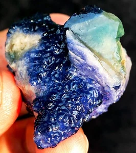 ¡Top 80,0 g! Fantástico espécimen natural de cristal de fluorita cúbica azul ie3137 - Imagen 1 de 15