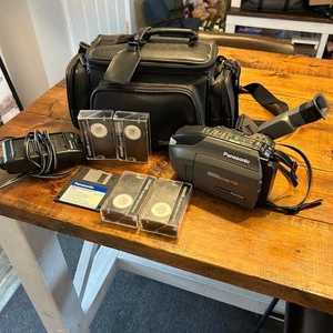 Panasonic Palmsight Palmcorder Pv-L780D With Photoshoot Camcorder w/ Case Works! - Picture 1 of 7