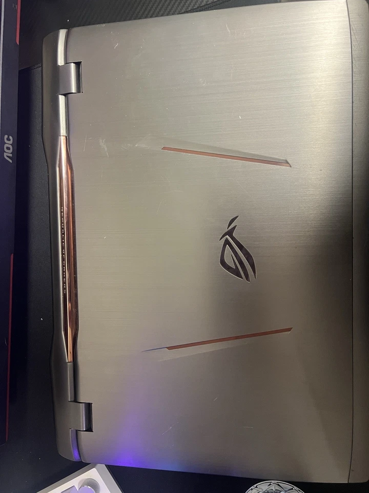 Laptop ASUS ROG G701VIK Intel Core I7 GeForce GTX 1080 8GB 477GB SSD Windows 10 - Bild 1 von 4