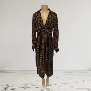 Neu mit Etikett Farm Rio bedrucktes Kleid mit V-Ausschnitt vorne, Größe M - Bild 1 von 10