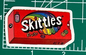 Skittles SCATOLA FRUTTA parodia tema cibo vinile decalcomania adesivo bomba graffiti ARCOBALENO - Foto 1 di 6