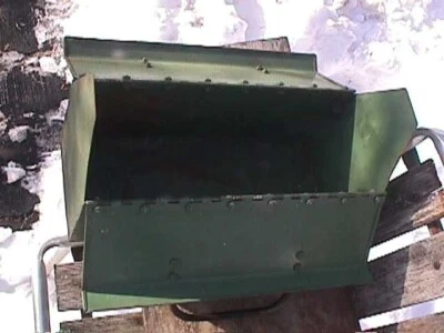 VINTAGE METAL TOOBOX REQUIRES RESTORATION - Image 1 of 4