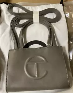 Bolso de Mano Telfar Pequeño Gris Cuero Vegano - Imagen 1 de 3