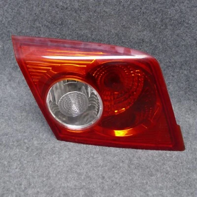 Lámpara de luz trasera montada con tapa de escotilla interior para conductor Suzuki Reno LH 2005-2008 74998 Foto 1 de 4