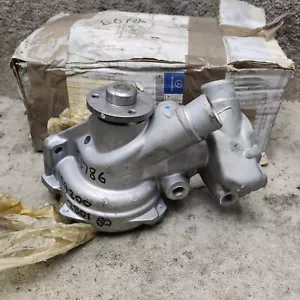 NEW Genuine Mercedes M104 Water Pump NOS 1042002801 W124 280 320 R129 SL W140 - Picture 1 of 4