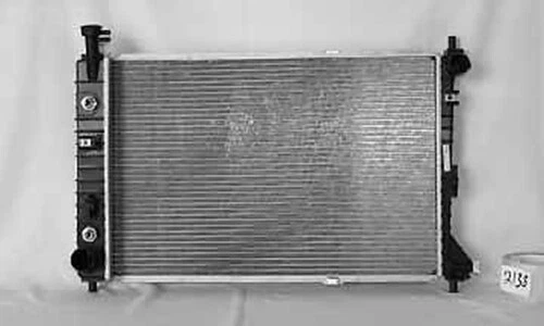 Radiador V6 de 3,8 L para Ford Mustang 1997-2004 cupé base y convertible Foto 1 de 1