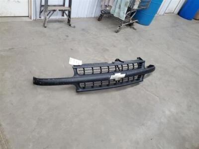 Grille Gray Center Bar Fits 99-02 SILVERADO 1500 PICKUP 282612 - Image 1 of 4