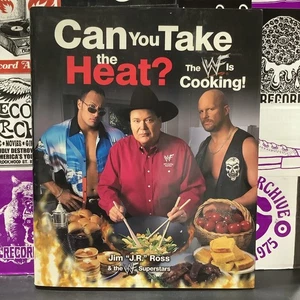 WWE Can You Take the Heat? The WWF is Cooking Jim Ross Hardcover Book 2000 1st - Imagen 1 de 4