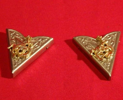 ❤️ 1950's Western Style Fancy Scrollwork BUCKING BRONCS Steel Collar Tips NOS - Image 1 of 3