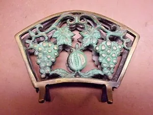 Antique SOLID BRASS LETTER / NAPKIN HOLDER Made in Israel 4 3/8" x 3 1/2" Patina - Picture 1 of 7