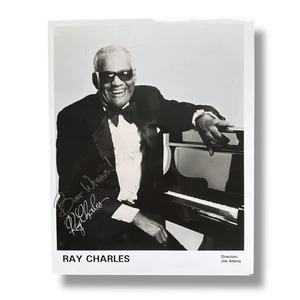 Ray Charles signed 8x10 Foto BW Autogramm 1990er LESEN - Bild 1 von 2