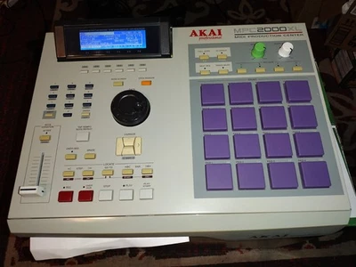 LCD Akai MPC 2000XL totalmente actualizado, sensores, almohadillas, perillas  Foto 1 de 4