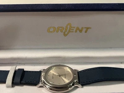 Reloj de cuarzo Orient East Line vintage. Tono plateado con caja. Unisex japonés Foto 1 de 4