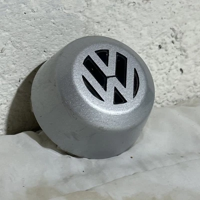 Tapacubos central de rueda de aluminio Volkswagen VW Eurovan 1992-1998 251 601 171 BLH Foto 1 de 4