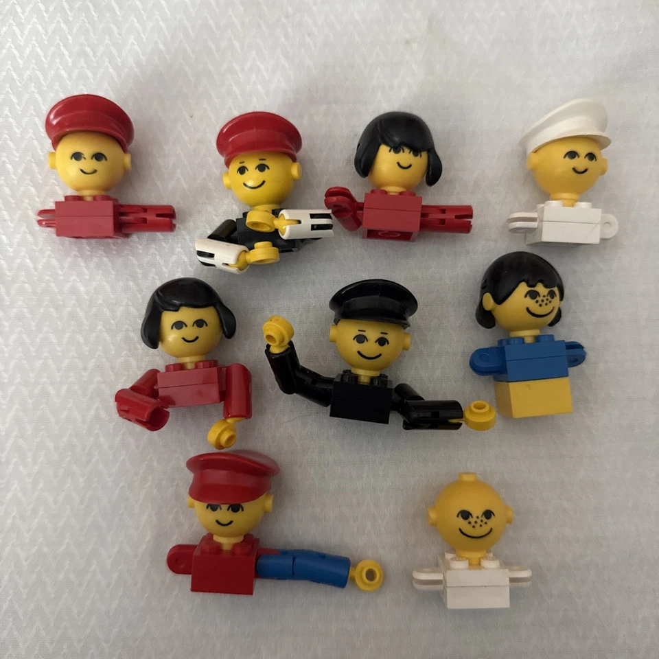 LEGO LOT OF 9 VINTAGE HOMEMAKER MAXIFIGURE MINIFIGURES - Image 1 of 1