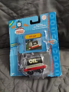 THOMAS & FRIENDS " OIL CAR " ( RETIRED ) - Picture 1 of 3