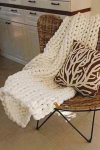 Wohndecke grobmaschig sehr hochwertig Handarbeit Kuscheldecke Wohlfühlen - Bild 1 von 3