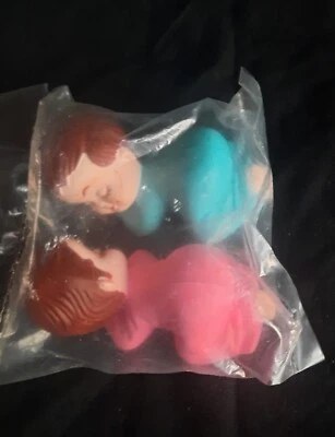 2 adornos/decoración para pasteles cubiertos vintage para bebé. Rosa y azul     Foto 1 de 4