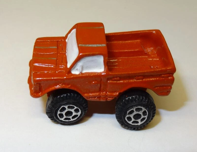 DOLLHOUSE 玩具卡车红色金属带工作轮 1: 12 娃娃屋微型模型 — 第 1/1 张图片