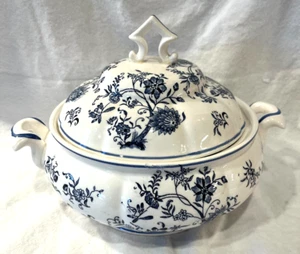 Vintage 1950s ONION SOUP TUREEN With Lid White Porcelain Blue Floral Design - Picture 1 of 6