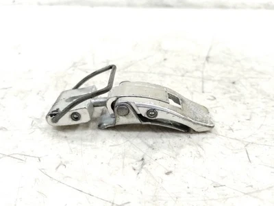 Крепление защелки для топливного бака 2003 Ducati Monster 1000S - Изображение 1 из 4