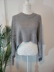Pretty Little Thing Women's Grey Ribbed Knit Cropped Oversize Jumper - Small - Picture 1 of 8