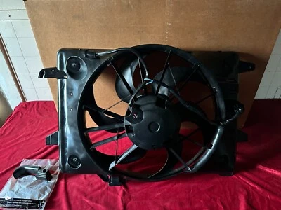 FORD CROWN VICTORIA 2000-02 TOWN CAR MARQUIS CUBIERTA VENTILADOR/MOTOR 6U2Z-8C607-D nuevo de lote Foto 1 de 3