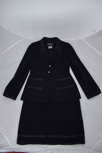 Gonna blazer nera Chanel con perline abbottonate lana seta taglia 40 UK12