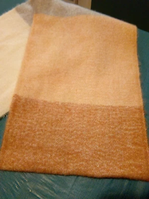 Bufanda Old Navy bronceada, blanca y gris, nueva con etiquetas Foto 1 de 4